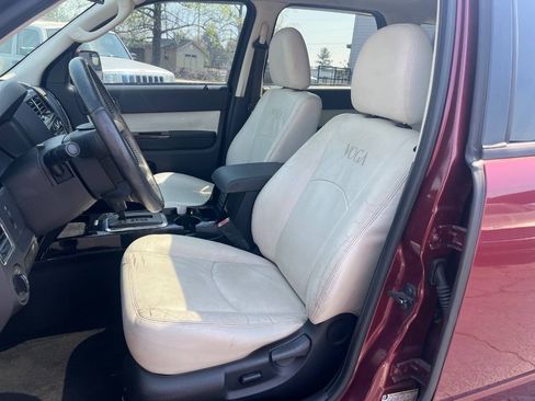 Used 2010 Mercury Mariner Premier FWD image 12