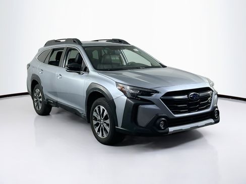 Used 2023 Subaru Outback Limited image 3