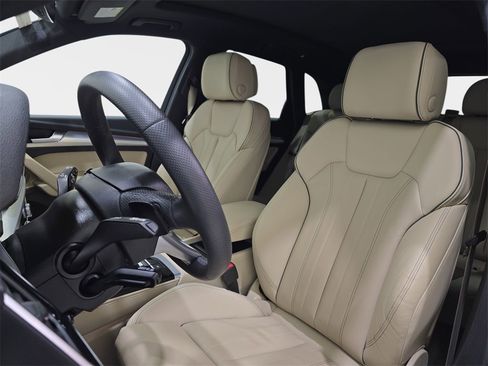 Certified 2025 Audi Q5 2.0T Premium Plus w/ Premium Plus Package image 15