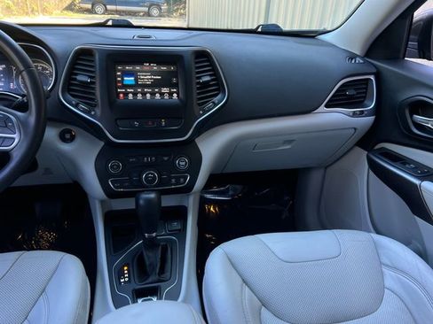 Used 2021 Jeep Cherokee Latitude Lux image 15