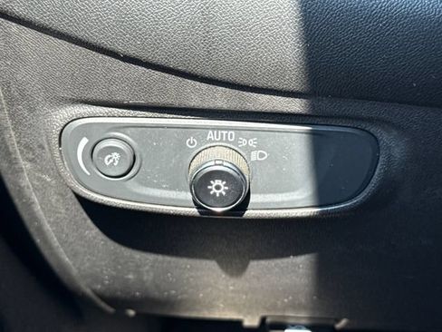 Used 2020 Chevrolet Equinox LS w/ LS Convenience Package AWD/4WD image 29
