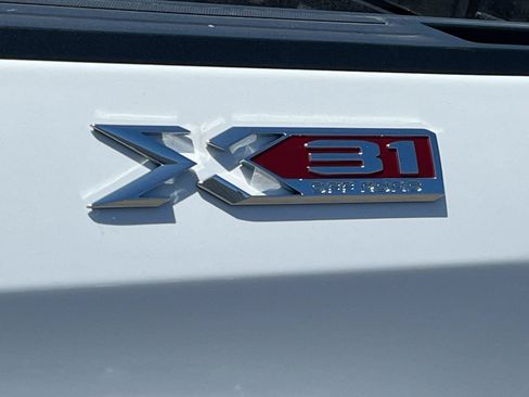 Used 2023 GMC Sierra 1500 SLT w/ SLT Convenience Package AWD/4WD image 23
