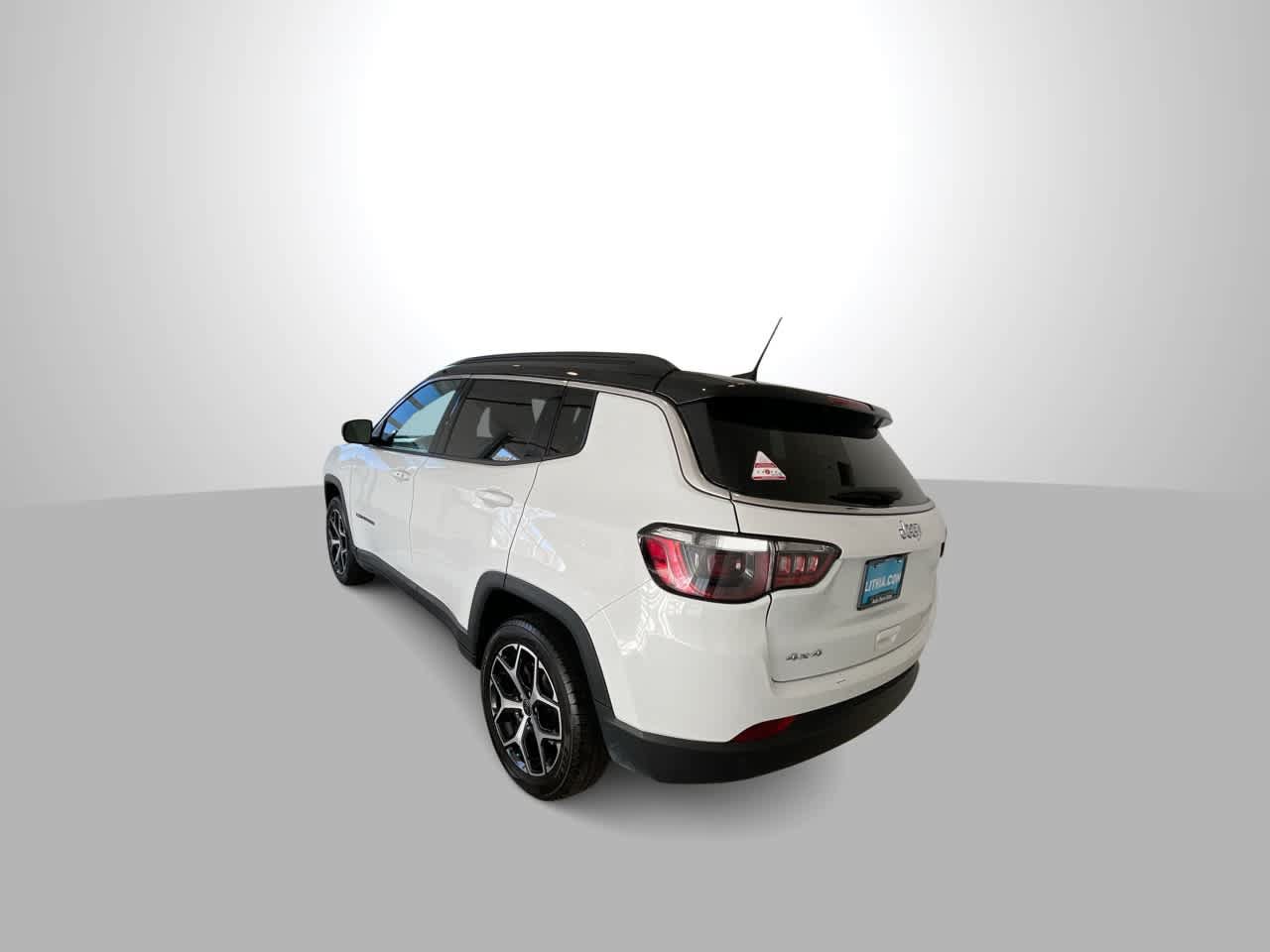 Used 2025 Jeep Compass Limited AWD/4WD image 6