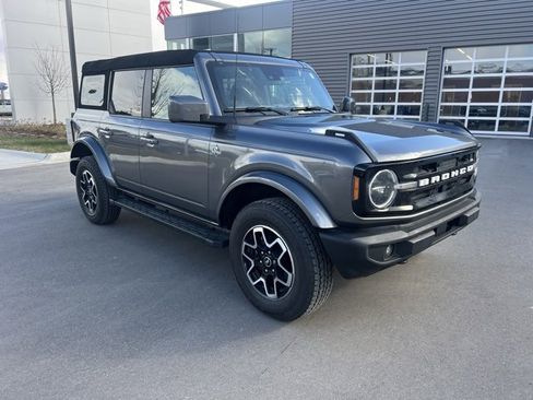 Used 2023 Ford Bronco Outer Banks image 3