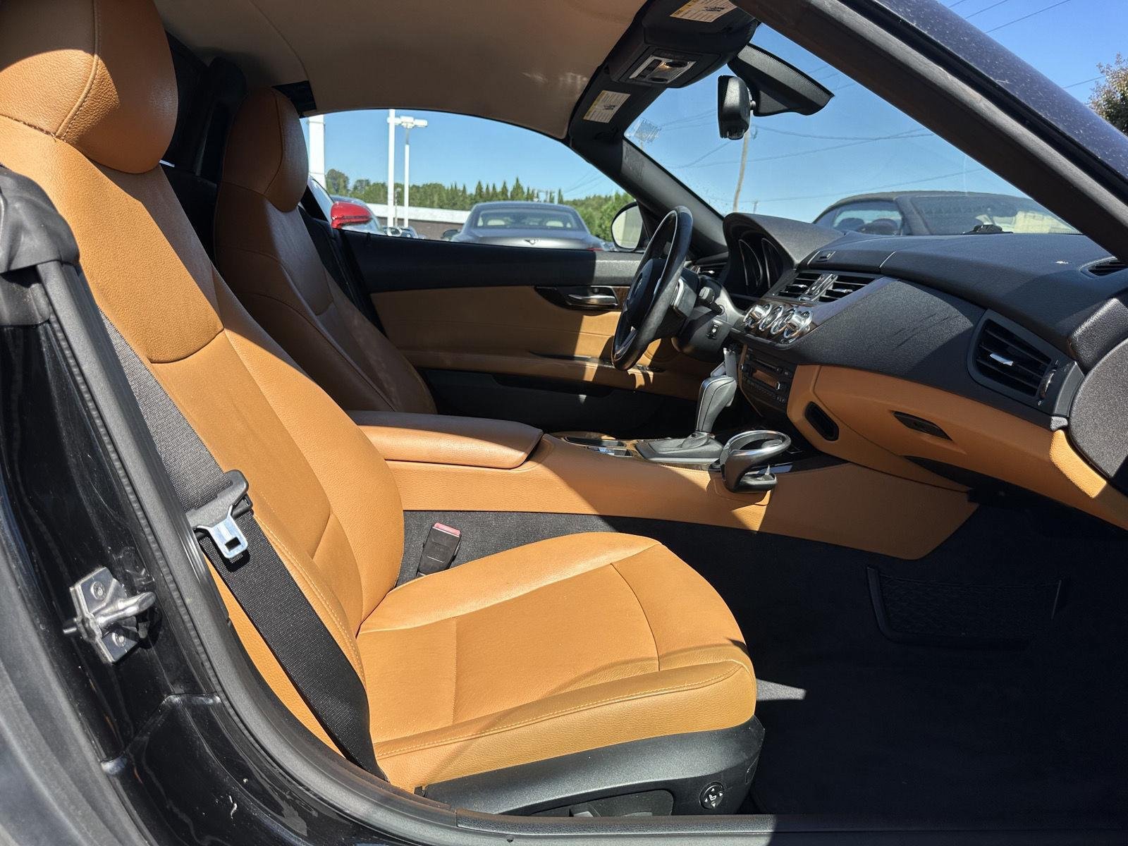 Used 2011 BMW Z4 sDrive30i RWD image 14