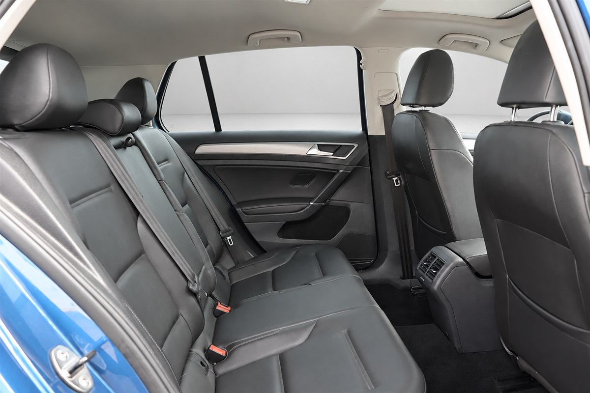 Used 2016 Volkswagen Golf SE FWD image 14