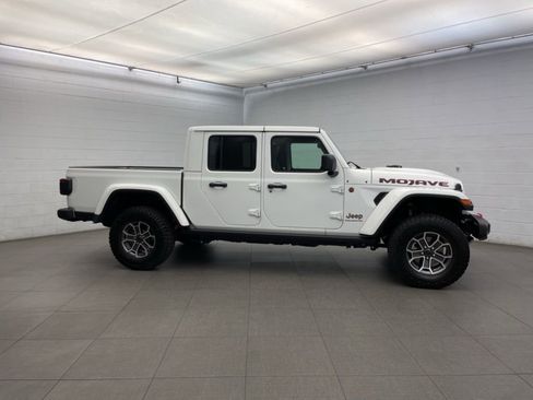 New 2025 Jeep Gladiator Mojave w/ Convenience Group image 2