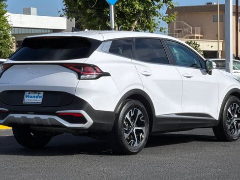 Used 2024 Kia Sportage EX FWD image 8