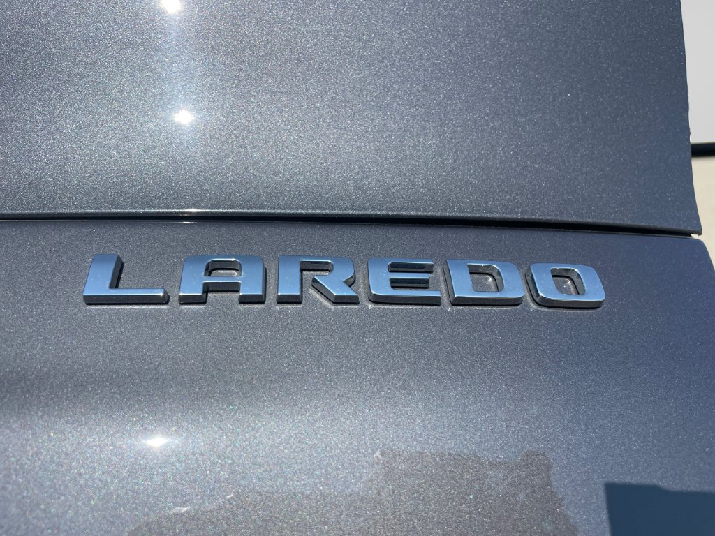 Used 2023 Jeep Grand Cherokee L Laredo AWD/4WD image 17