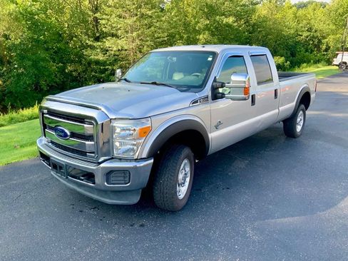 Used 2016 Ford F350 XLT w/ Camper Package AWD/4WD image 5