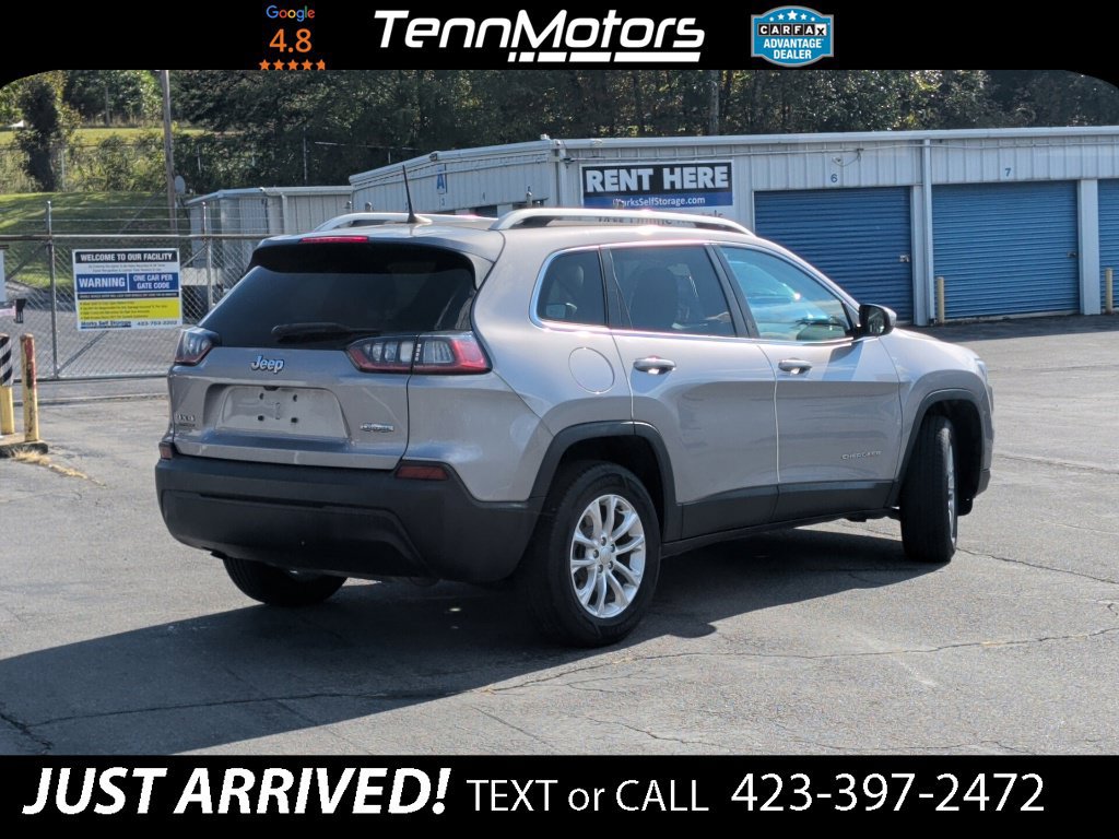 Used 2019 Jeep Cherokee Latitude w/ Cold Weather Group AWD/4WD image 5
