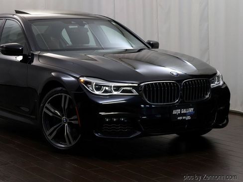 Used 2018 BMW 750i xDrive AWD/4WD image 2