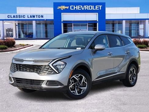 Used 2023 Kia Sportage LX image 1