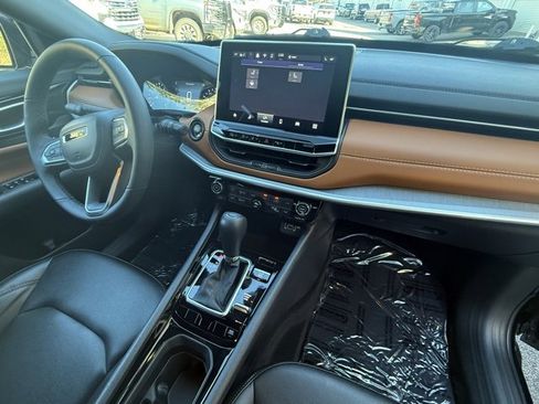 Used 2024 Jeep Compass Limited image 49