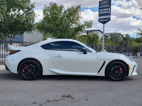 Used 2025 Toyota GR86 Premium w/ Performance Package RWD image 9