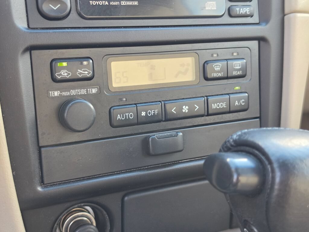 Used 2000 Toyota Solara SLE FWD image 28