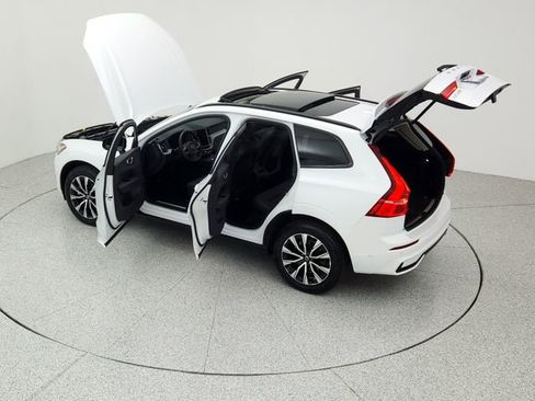 Certified 2025 Volvo XC60 B5 Plus image 36