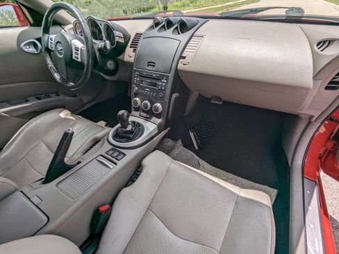 Used 2007 Nissan 350Z Touring image 12