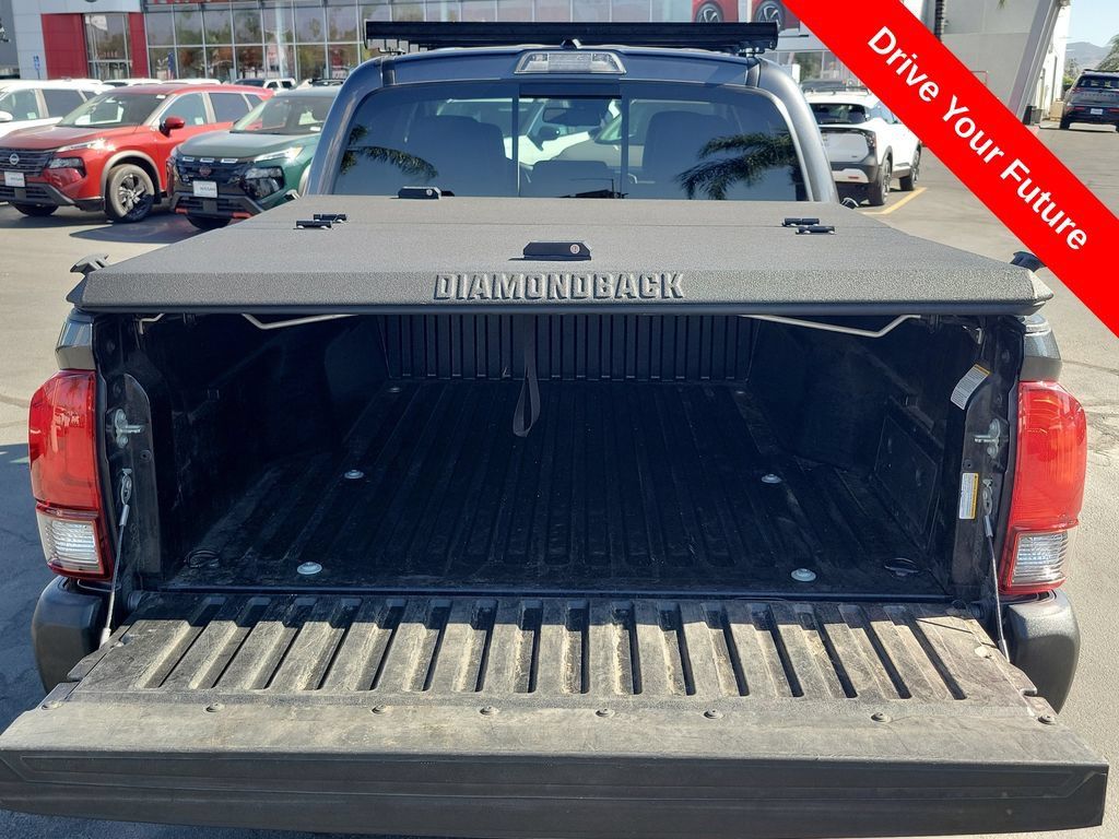 Used 2020 Toyota Tacoma SR5 RWD image 27