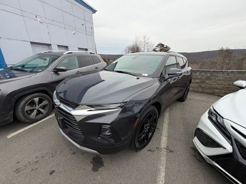 Used 2022 Chevrolet Blazer LT image 2