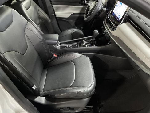 Used 2024 Jeep Compass Limited w/ Elite Group image 13