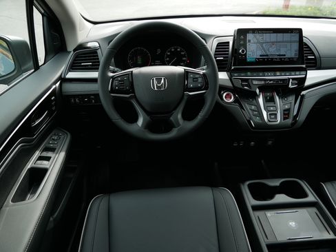New 2026 Honda Odyssey Touring image 21