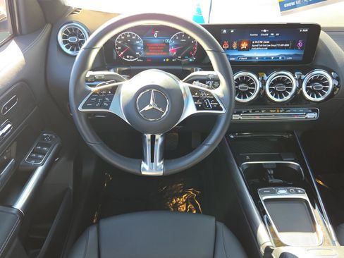 Used 2026 Mercedes-Benz GLA 250 image 16