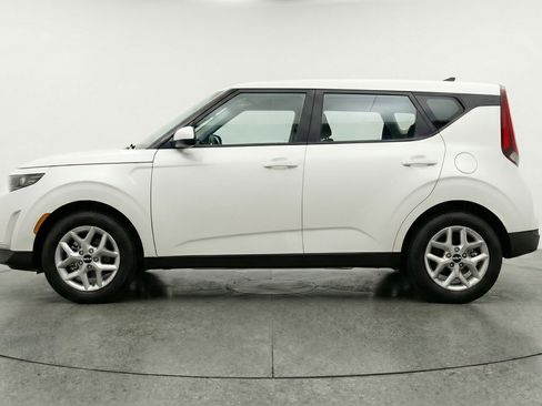 Used 2025 Kia Soul LX w/ LX Technology Package image 5