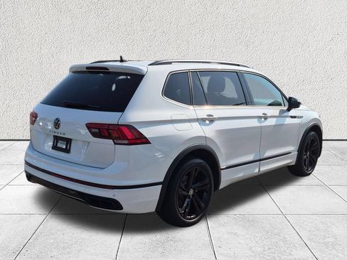Used 2023 Volkswagen Tiguan SE R-Line FWD image 3