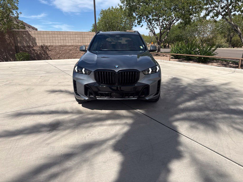 Used 2024 BMW X5 sDrive40i w/ M Sport Package RWD image 2