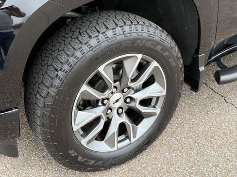 Used 2024 Chevrolet Silverado 1500 RST w/ Z71 Off-Road Package AWD/4WD image 16
