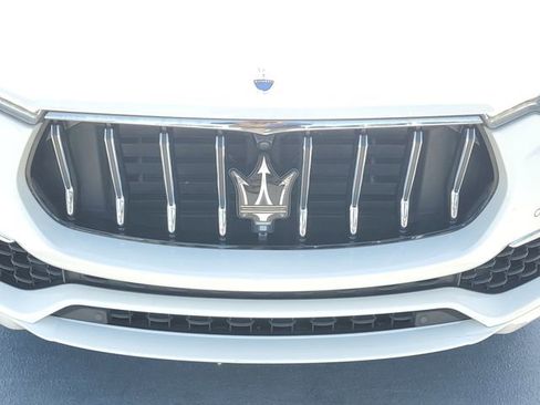 Used 2022 Maserati Levante GT AWD/4WD image 9