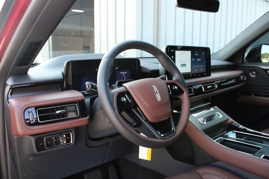 New 2027 Lincoln Aviator Reserve AWD/4WD image 2