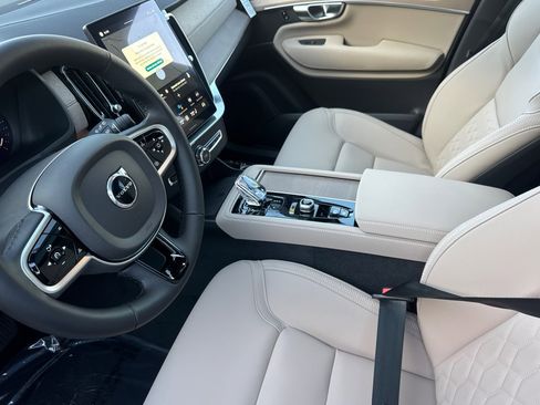 New 2026 Volvo XC90 B6 Plus image 8