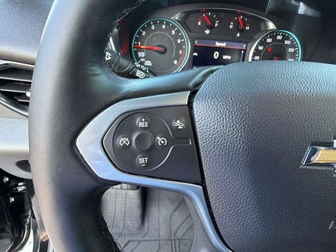 Used 2023 Chevrolet Traverse LT FWD image 27