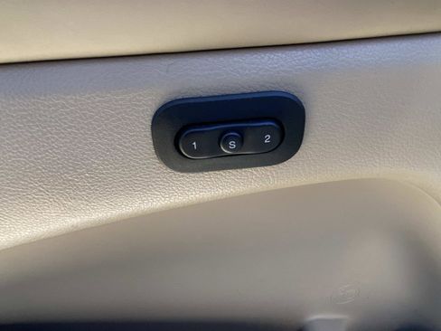 Used 2017 Jeep Grand Cherokee Overland image 18