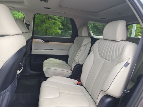 Used 2024 Hyundai Palisade Limited FWD image 14