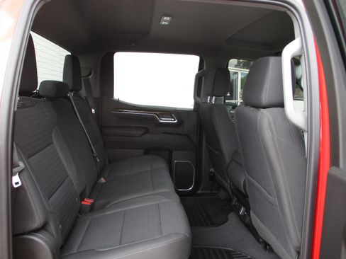 Used 2023 GMC Sierra 1500 SLE AWD/4WD image 24