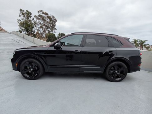 Certified 2025 Bentley Bentayga image 6