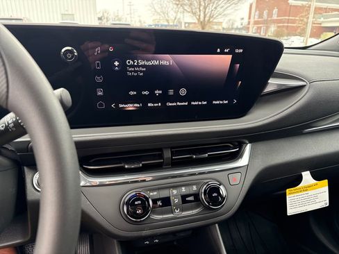 New 2026 Buick Envista Preferred image 17