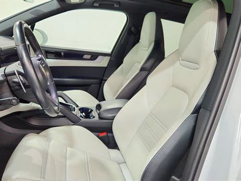 Used 2024 Porsche Cayenne S image 11