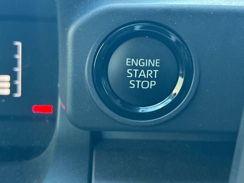 Used 2024 Toyota Tacoma SR5 AWD/4WD image 18