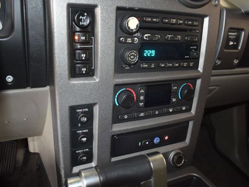 Used 2003 HUMMER H2 w/ Preferred Equipment Group AWD/4WD image 53