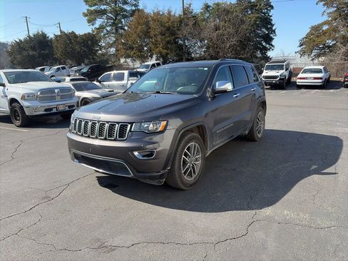 Used 2020 Jeep Grand Cherokee Limited image 3