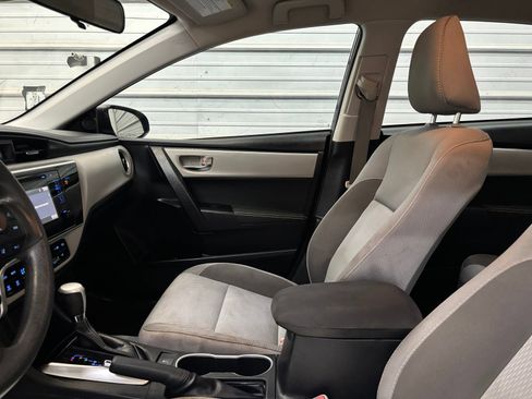 Used 2018 Toyota Corolla LE FWD image 21