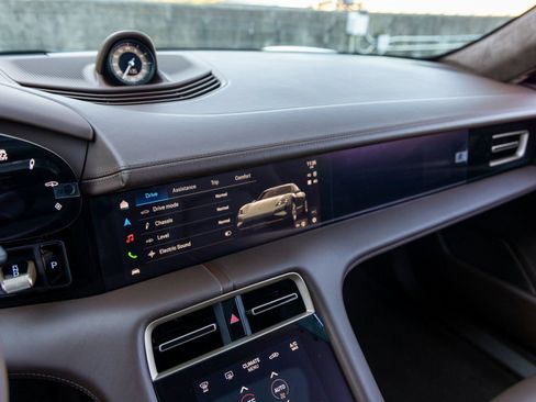 New 2026 Porsche Taycan Turbo image 33