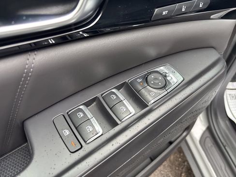 Used 2025 Kia Carnival SX Prestige FWD image 27
