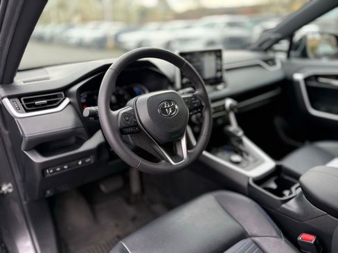 Used 2020 Toyota RAV4 XSE image 13