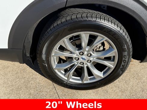 Certified 2023 Ford Explorer Limited w/ Equipment Group 301A image 9