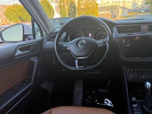 Used 2019 Volkswagen Tiguan SE AWD/4WD image 20